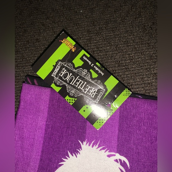 ⭐️Beetlejuice Hand Towels for Kitchen or Bath NWT - Picture 5 of 6